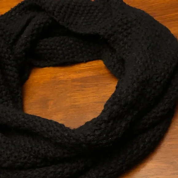 Infinity Scarf - Picture 1 of 5